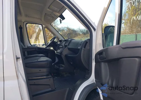 2015 Ram Promaster 1500 Low Roof z USA, uszkodzony, nr VIN 3C6TRVAG0FE512201